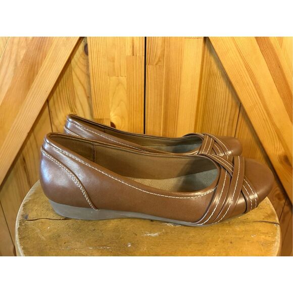 Wear Ever Shoes Womens 10M Casual Comfort Slip On Flats Brown Faux Leather - Picture 1 of 8